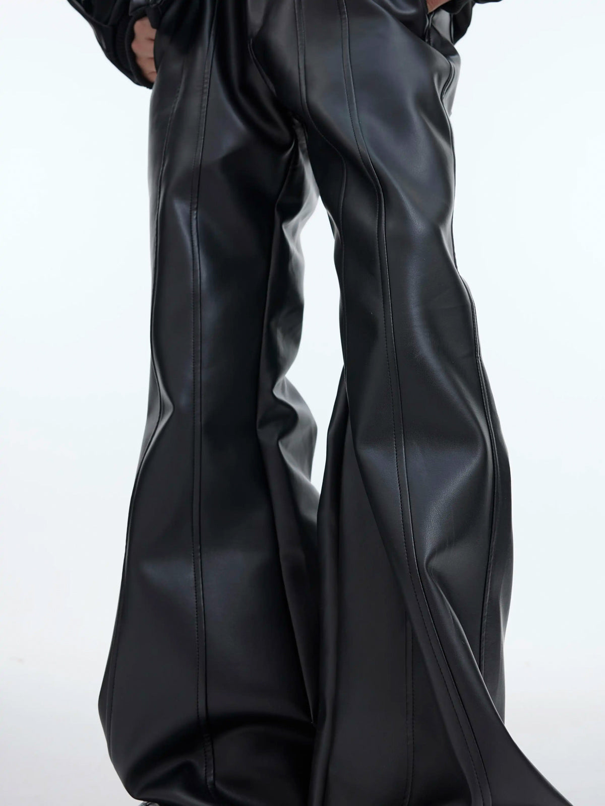 Panelled Matte Flared Pants 서브 이미지