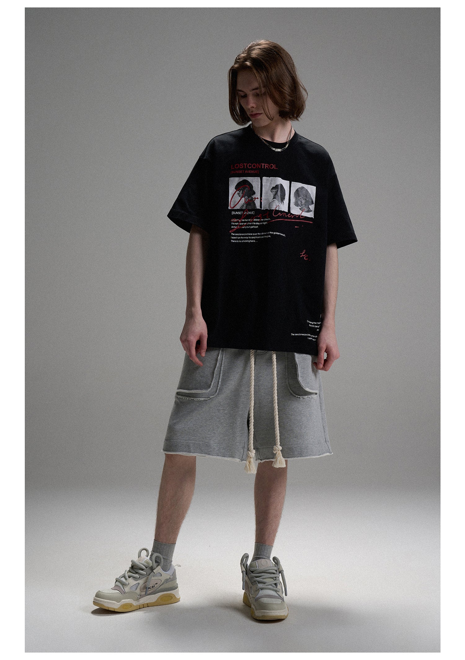 LOSTCTRL LOOK AT ME ロゴ Tシャツ