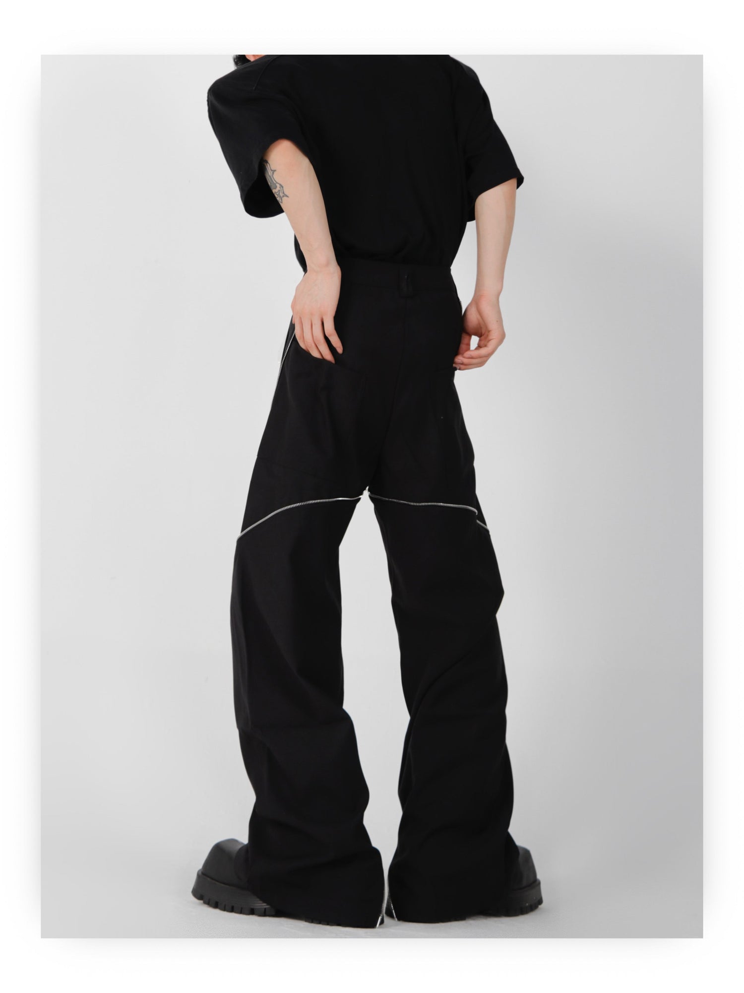 ArguE CulturE Zipper Slit Trousers Black