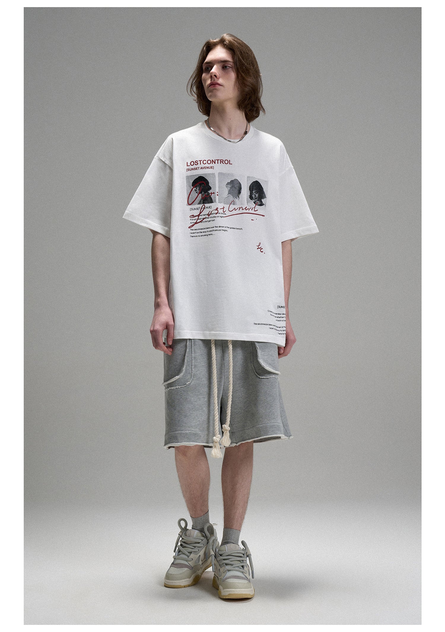 LOSTCTRL LOOK AT ME ロゴ Tシャツ