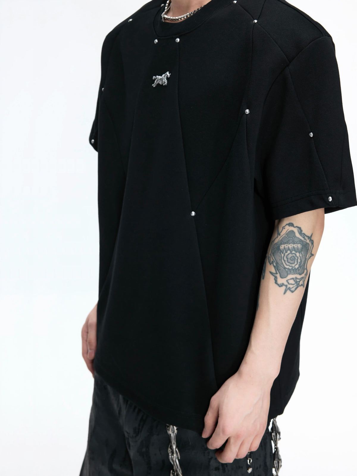 ArguE CulturE black rivet T-shirt front styling