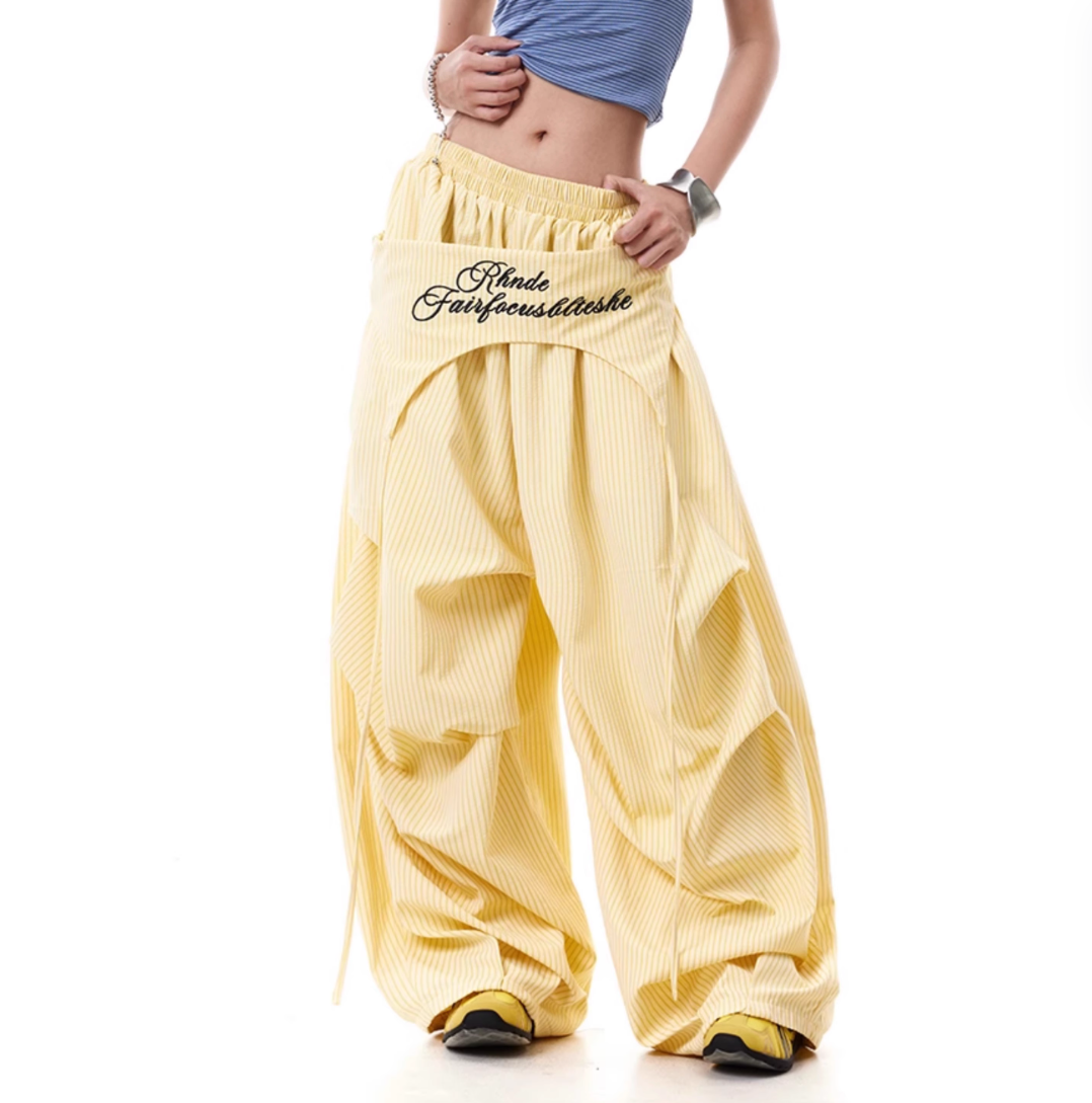 Spitzen-T-Shirt mit V-Ausschnitt