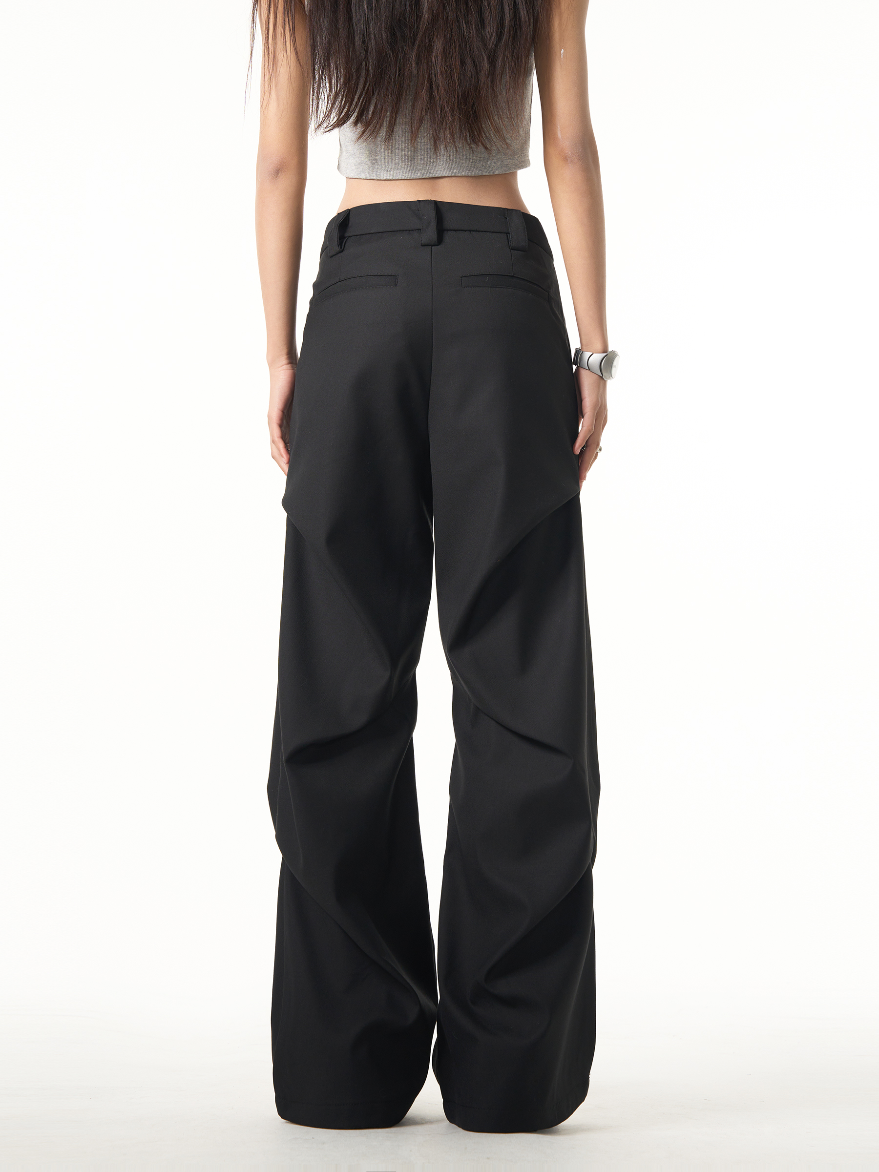 Sculpted Wide-Leg Pleated Trousers