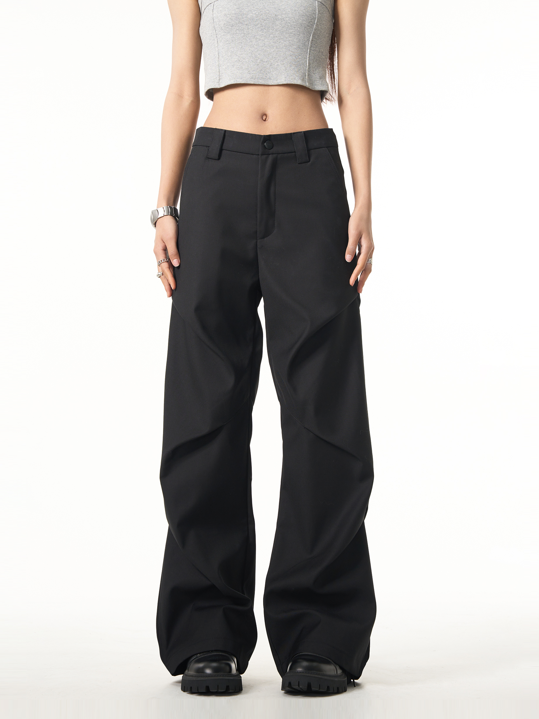 Sculpted Wide-Leg Pleated Trousers