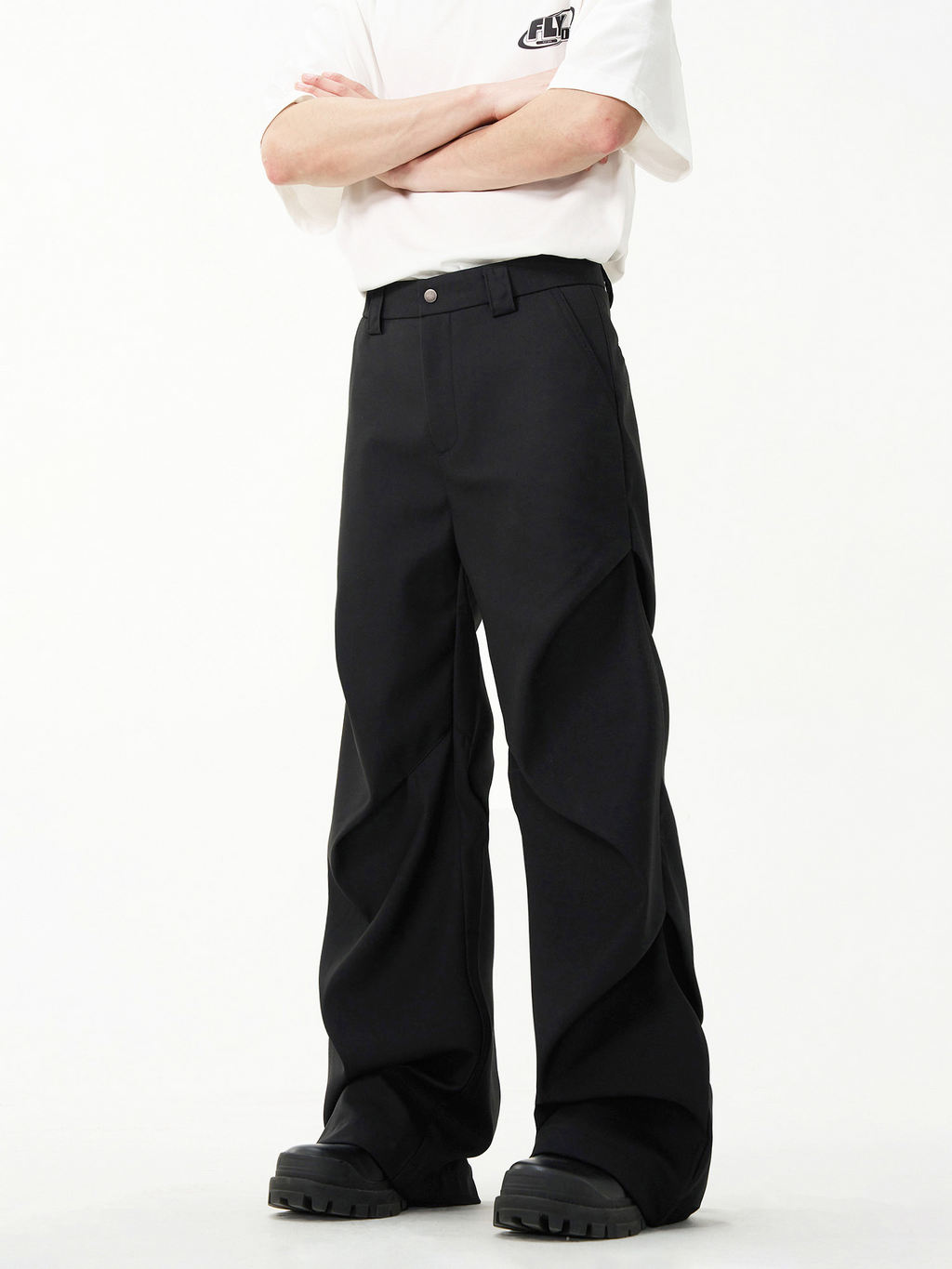 Sculpted Wide-Leg Pleated Trousers