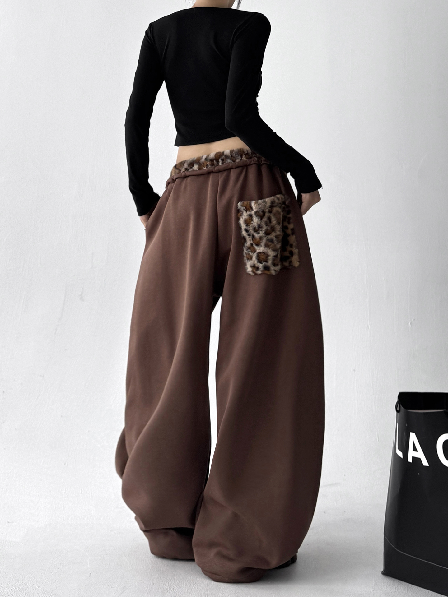 Leopard‑Trim Baggy Wide‑Leg Sweatpants