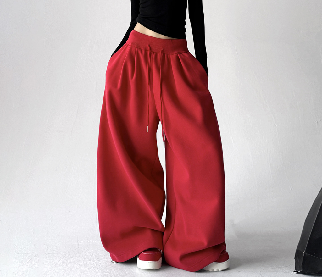Oversized Fleece-Lined Straight-Leg Sweatpants