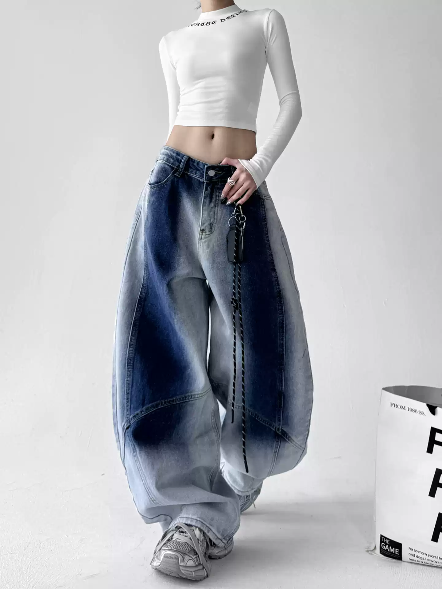 Gradient Wash Curved‑Panel Wide‑Leg Jeans