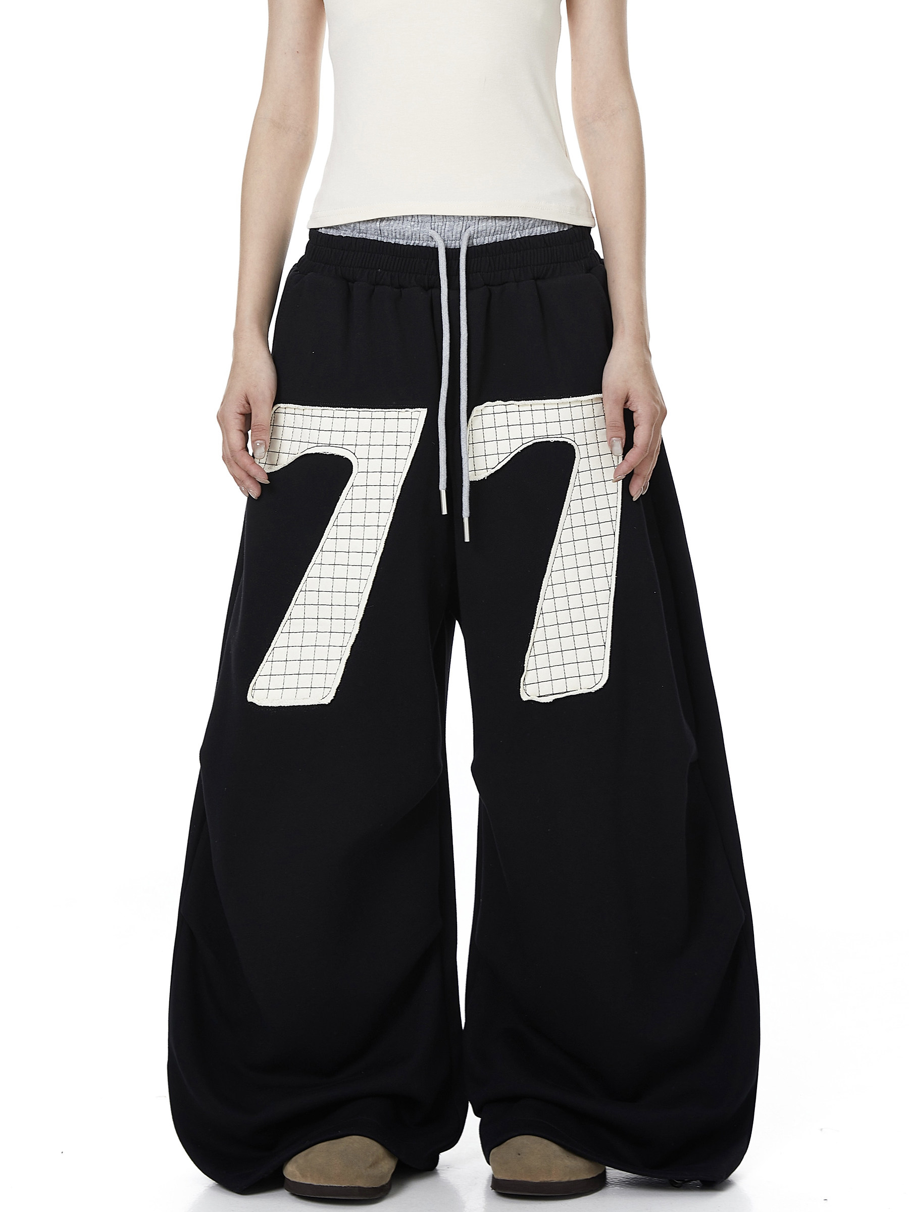 Contrast Patch Embroidered Double Waist Sweatpants Main image