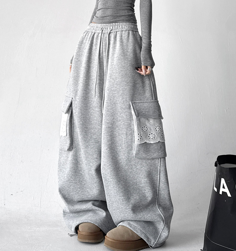 Fleece-Lined Lace Cargo Sweatpants Secondary image