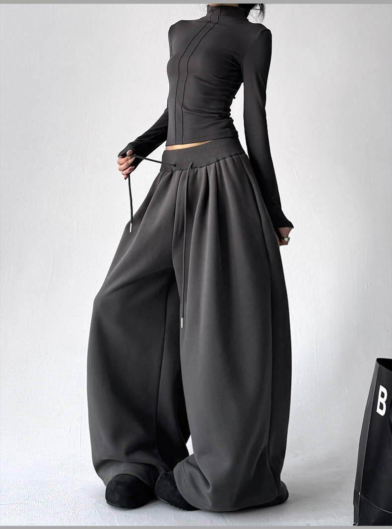 Oversized Fleece-Lined Straight-Leg Sweatpants