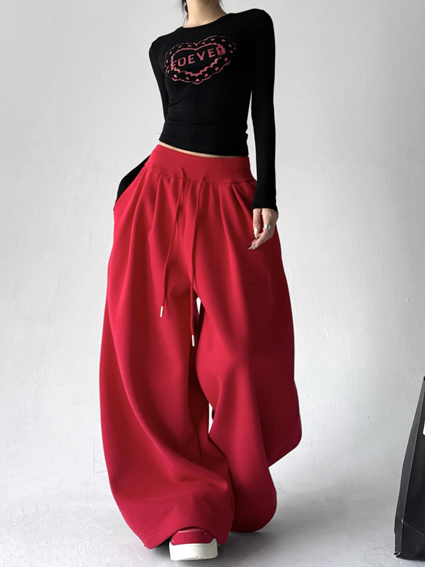 Oversized Fleece-Lined Straight-Leg Sweatpants