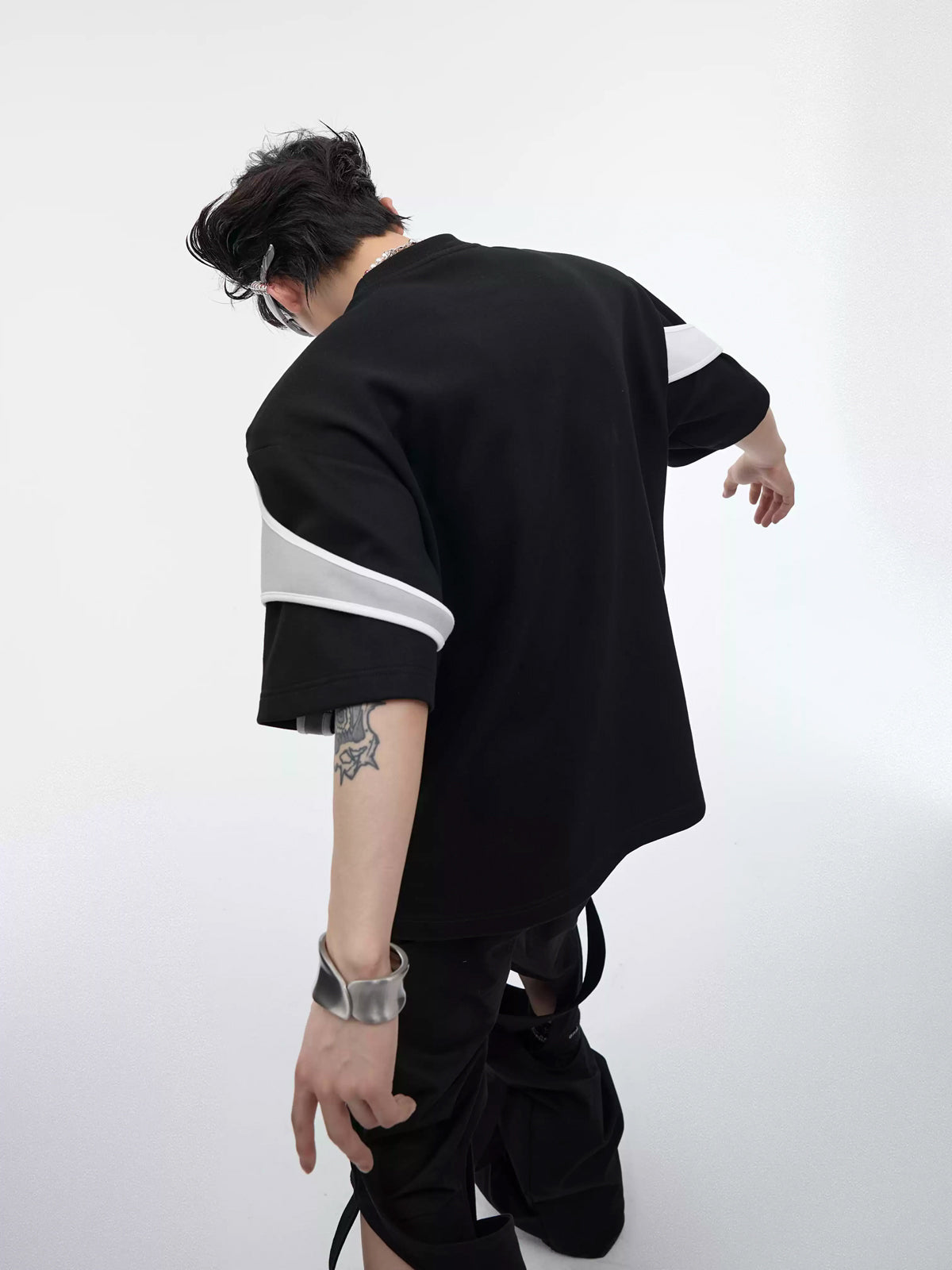 Argue Culture Layered Tie-Detail Padded-Shoulder T-Shirt - gallery view 4