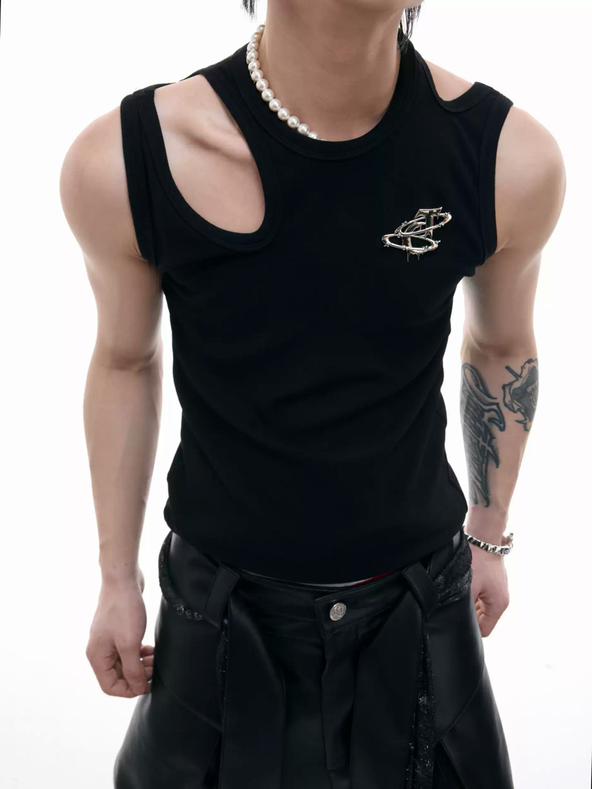 Argue Culture Cutout Metal-Detail Fitted Tank Top - gallery view 3