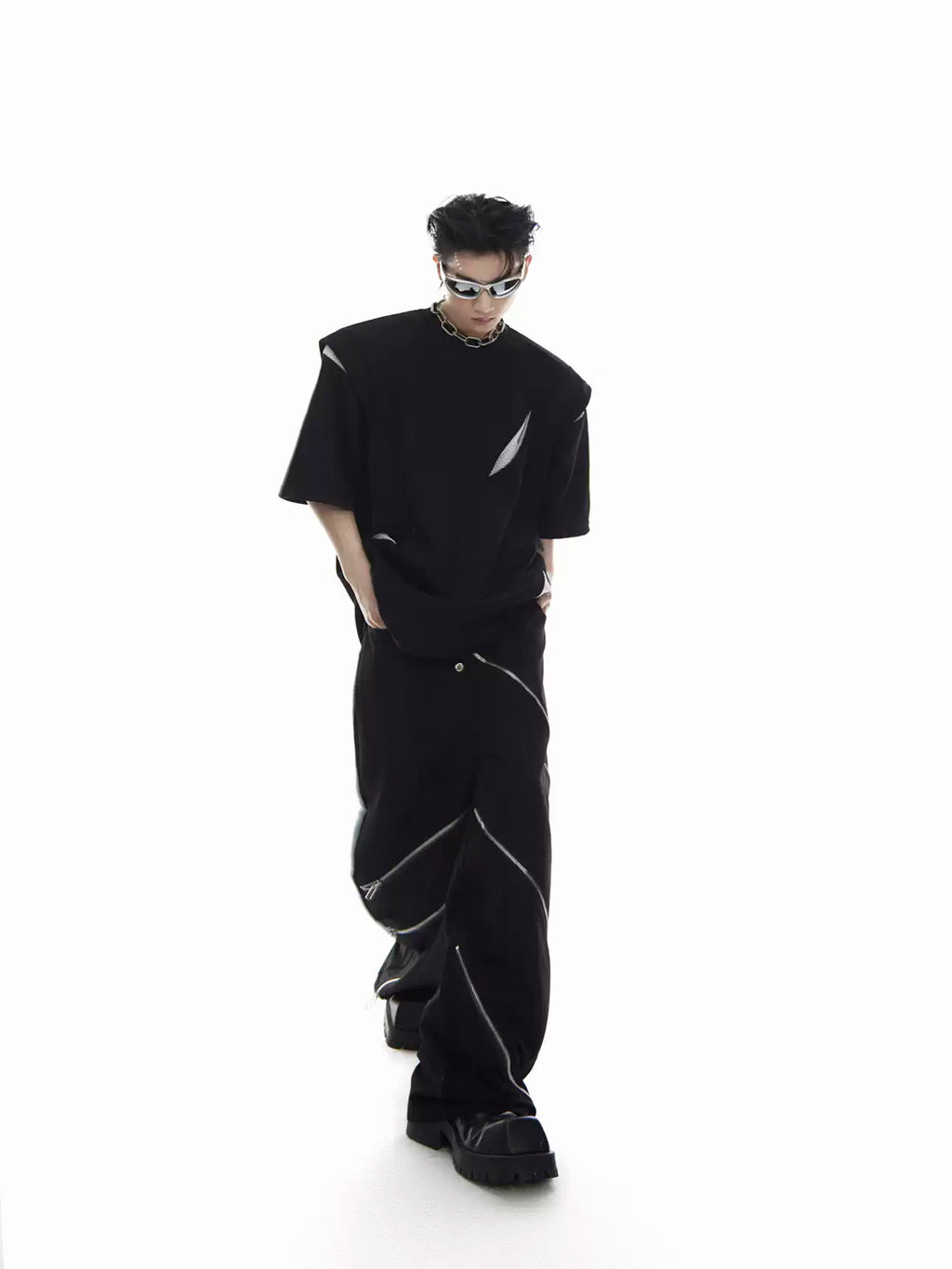 Argue Culture Panelled Padded-Shoulder T-Shirt - gallery view 5