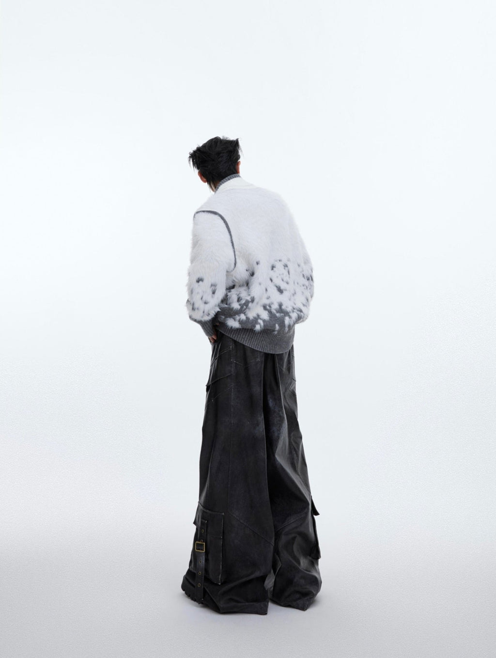 ArguE CulturE Gradient V - neck Knit Sweater - COPPING THREADS - ArguE CulturE