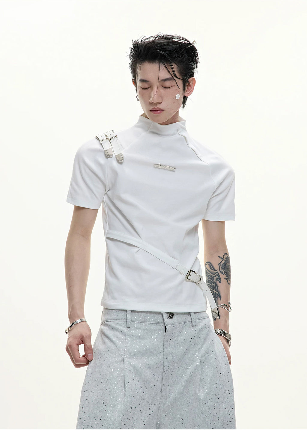 Argue Culture Belted Stand-Collar Fitted T-Shirt - product detail view 5