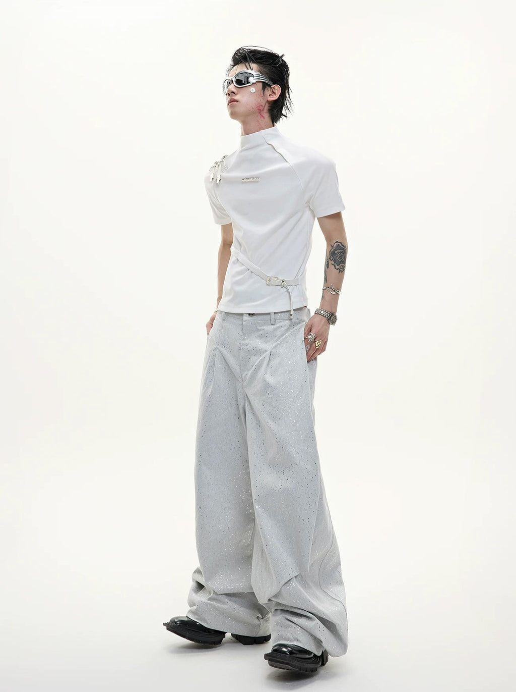 Belted Stand-Collar Fitted T-Shirt — White - T-Shirt — styling view 4