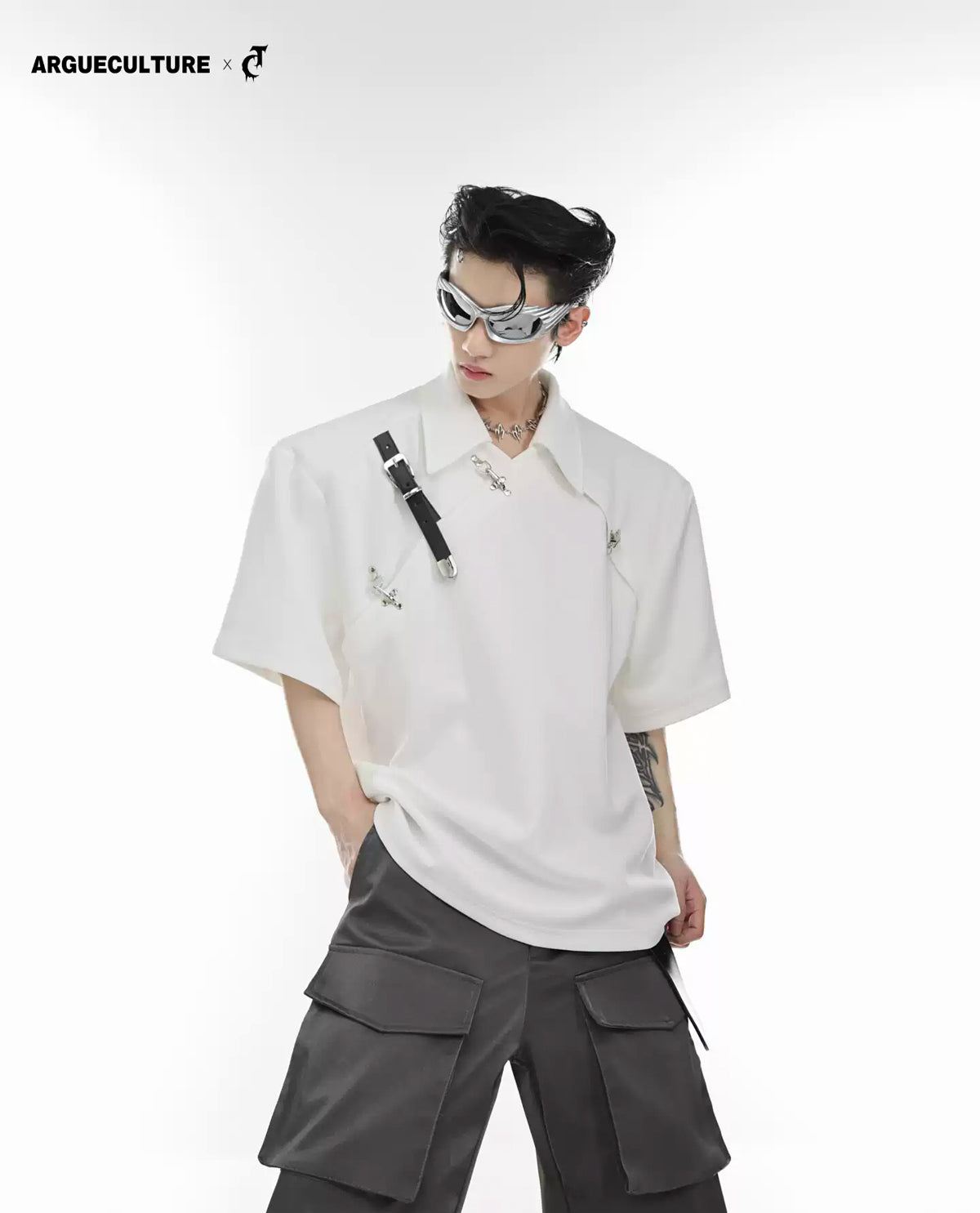 Argue Culture Buckled Padded-Shoulder Polo Shirt - gallery view 1 메인 이미지