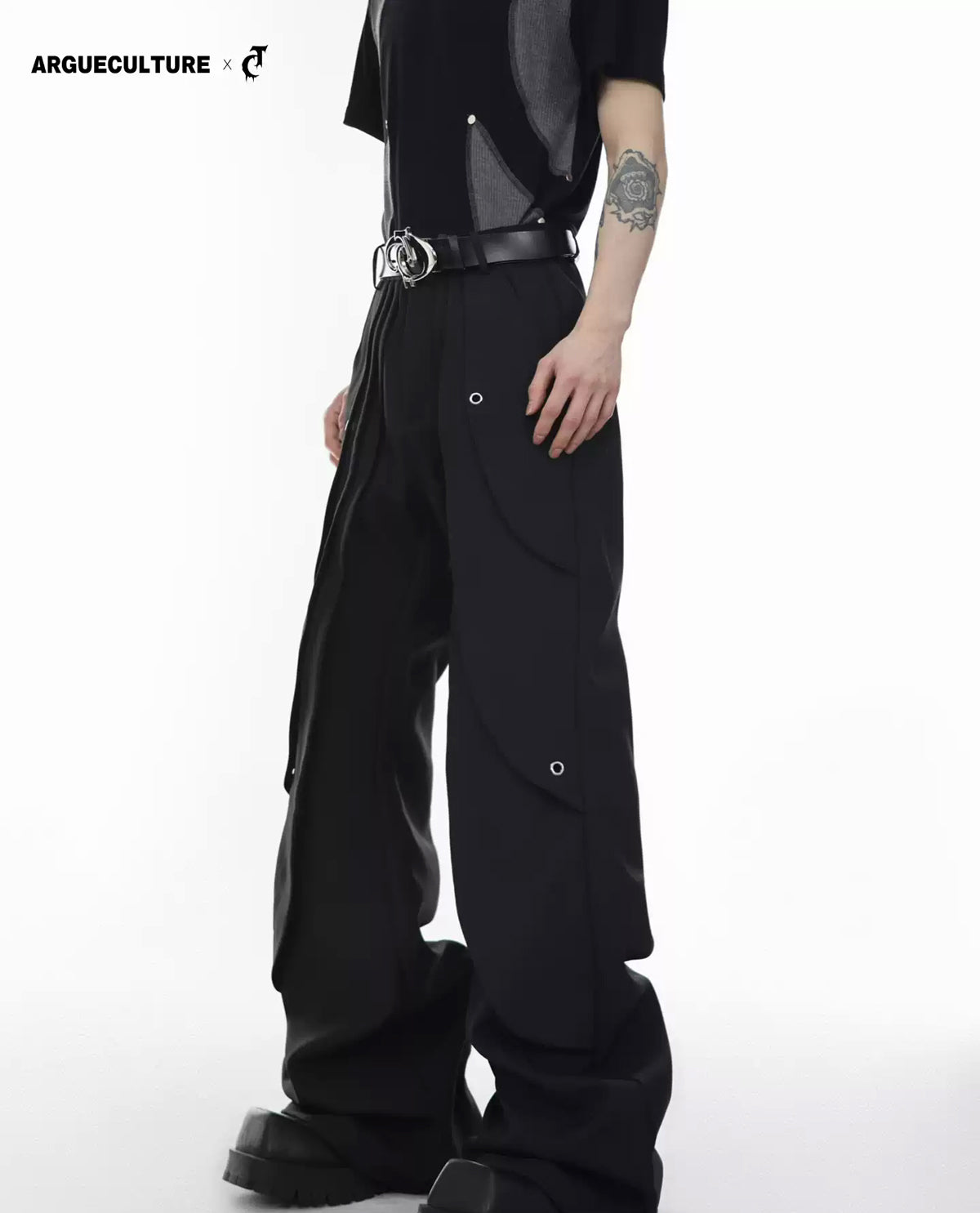 Panelled Flared Tailored Pants 서브 이미지