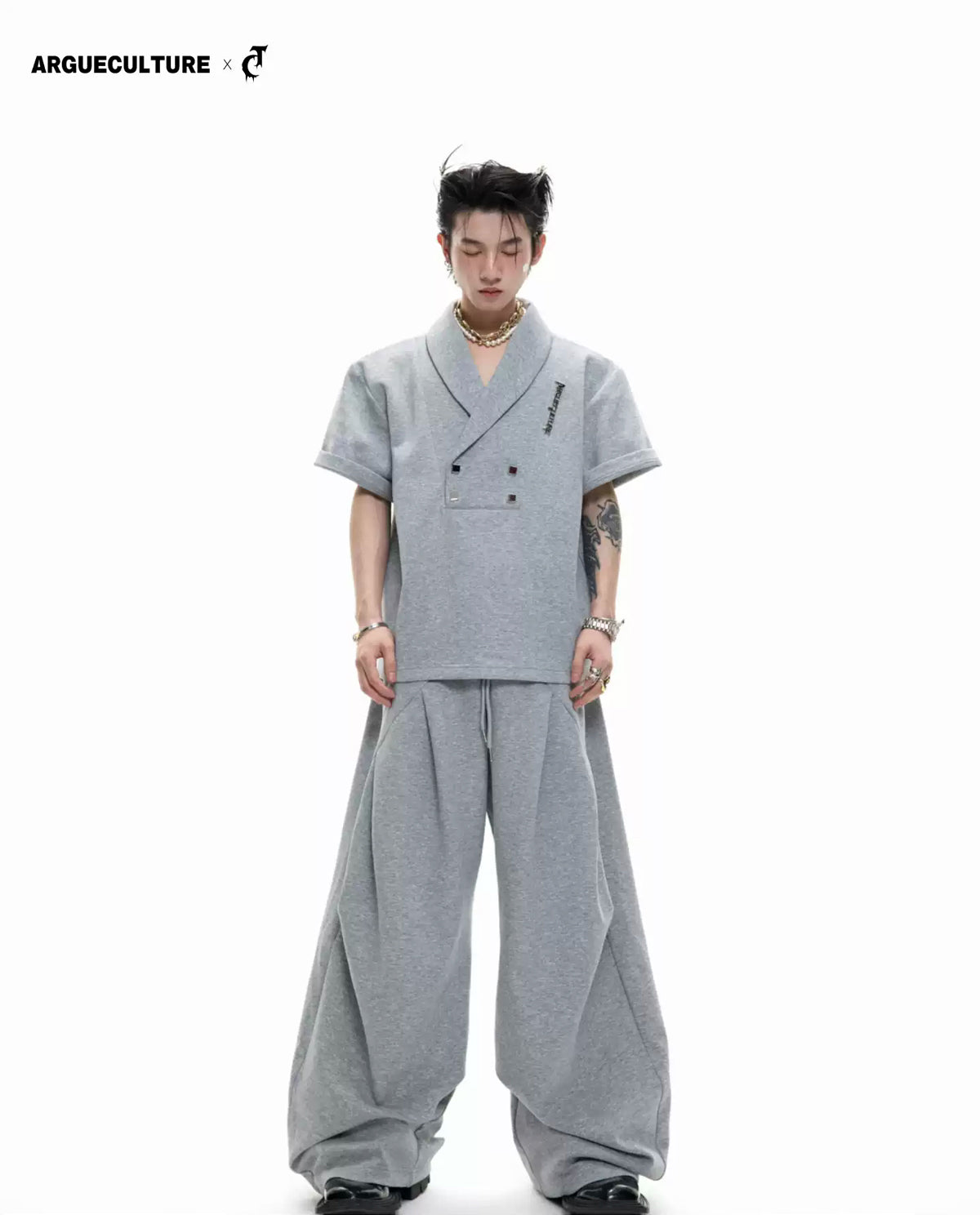 Argue Culture Metal-Detail Padded-Shoulder Top and Pleated Pants Set - gallery view 1 메인 이미지