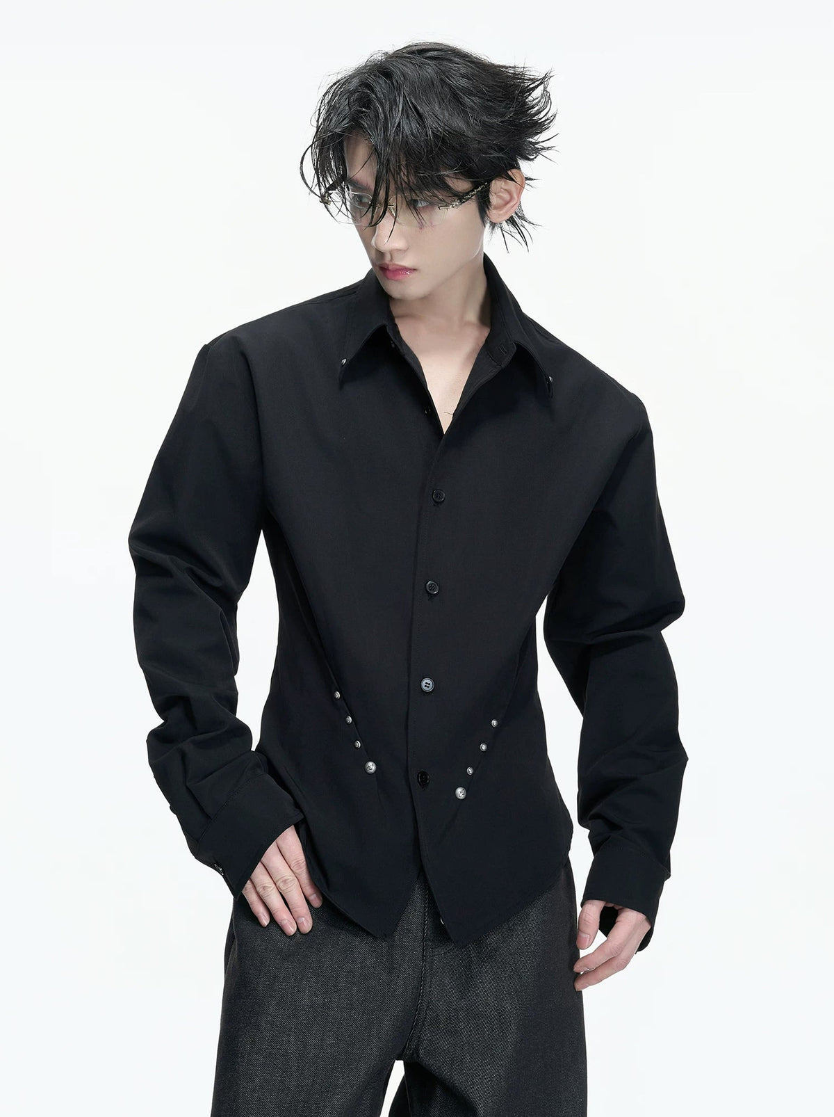 Studded Waist-Shaped Puff-Sleeve Shirt — Black - Top — styling 메인 이미지