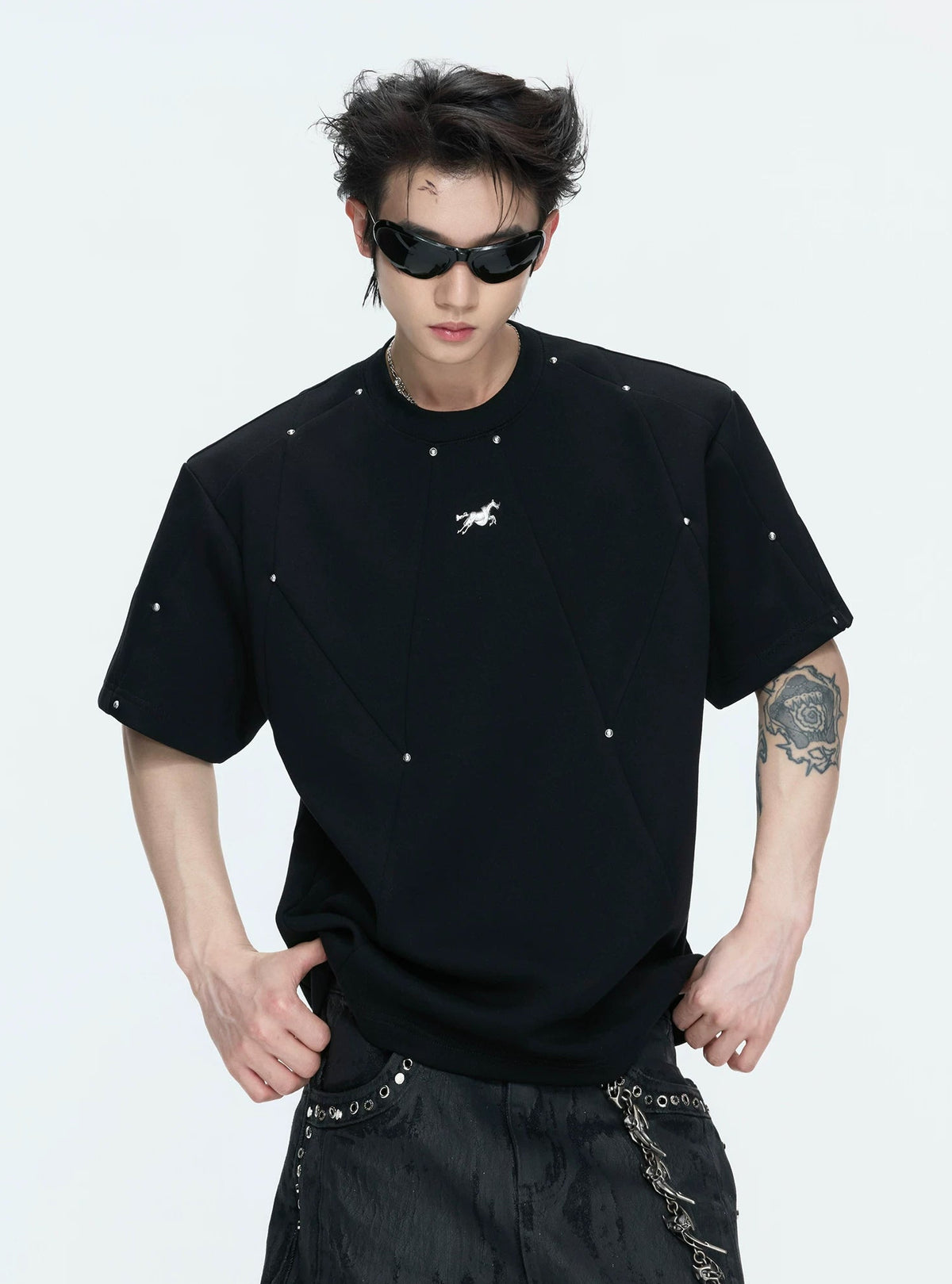 Studded Deconstructed Boxy T-Shirt — Black - Top — styling view 2 메인 이미지