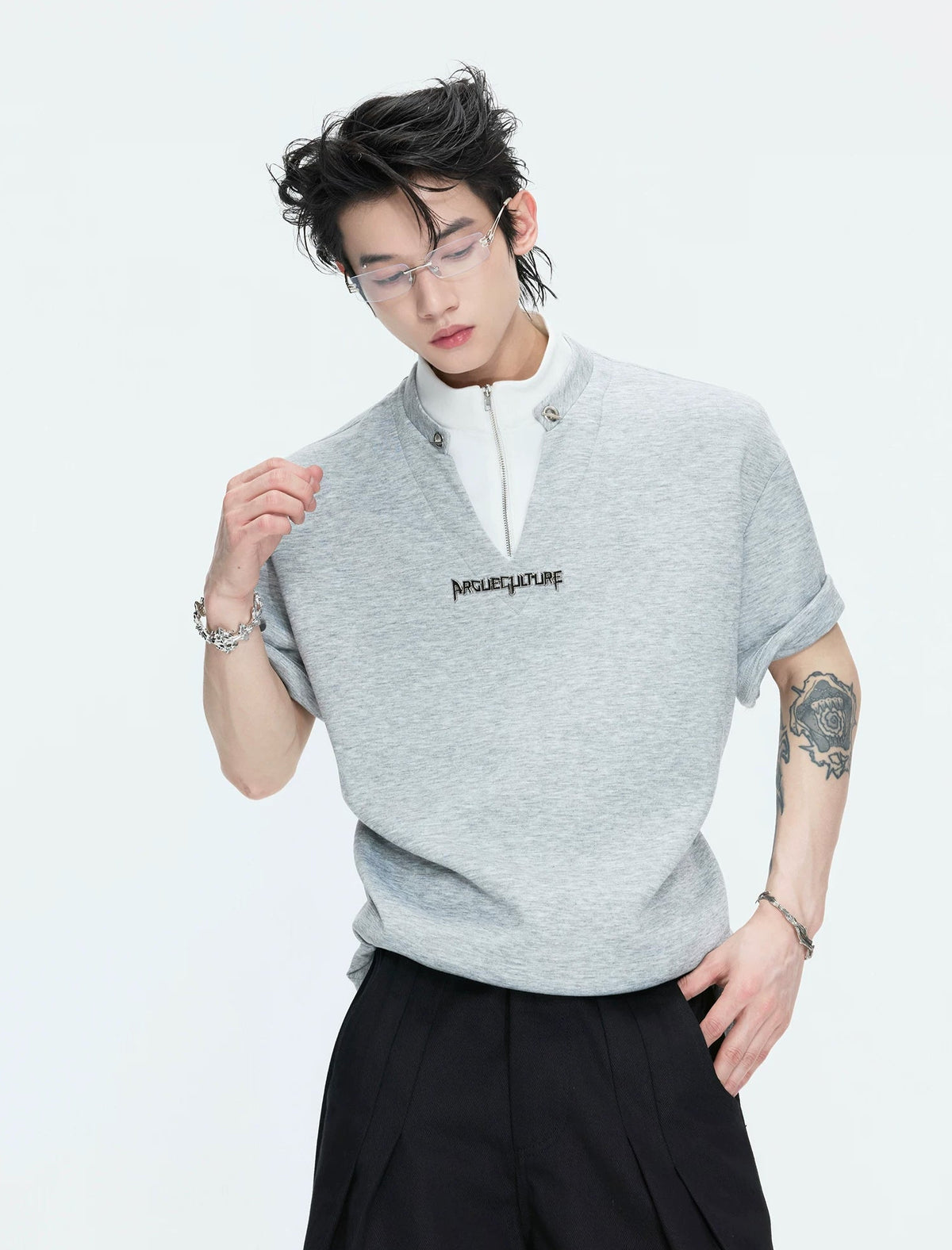 Layered Contrast-Collar Boxy T-Shirt — Gray - Top — styling view 2