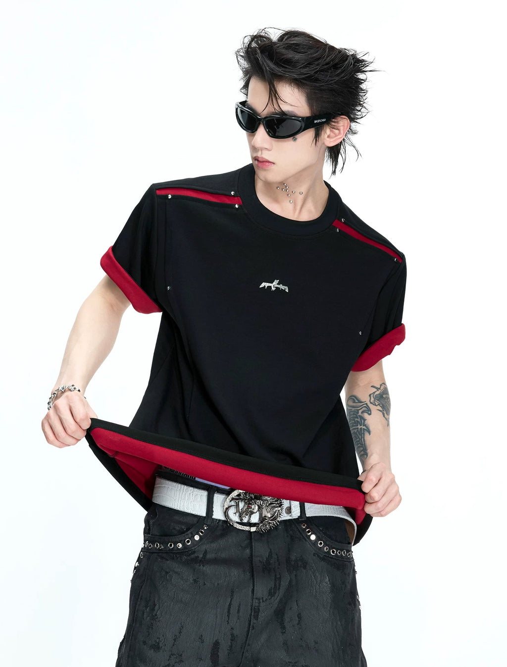 Contrast-Panel Structured-Sleeve T-Shirt — Black - T-Shirt — styling view 2