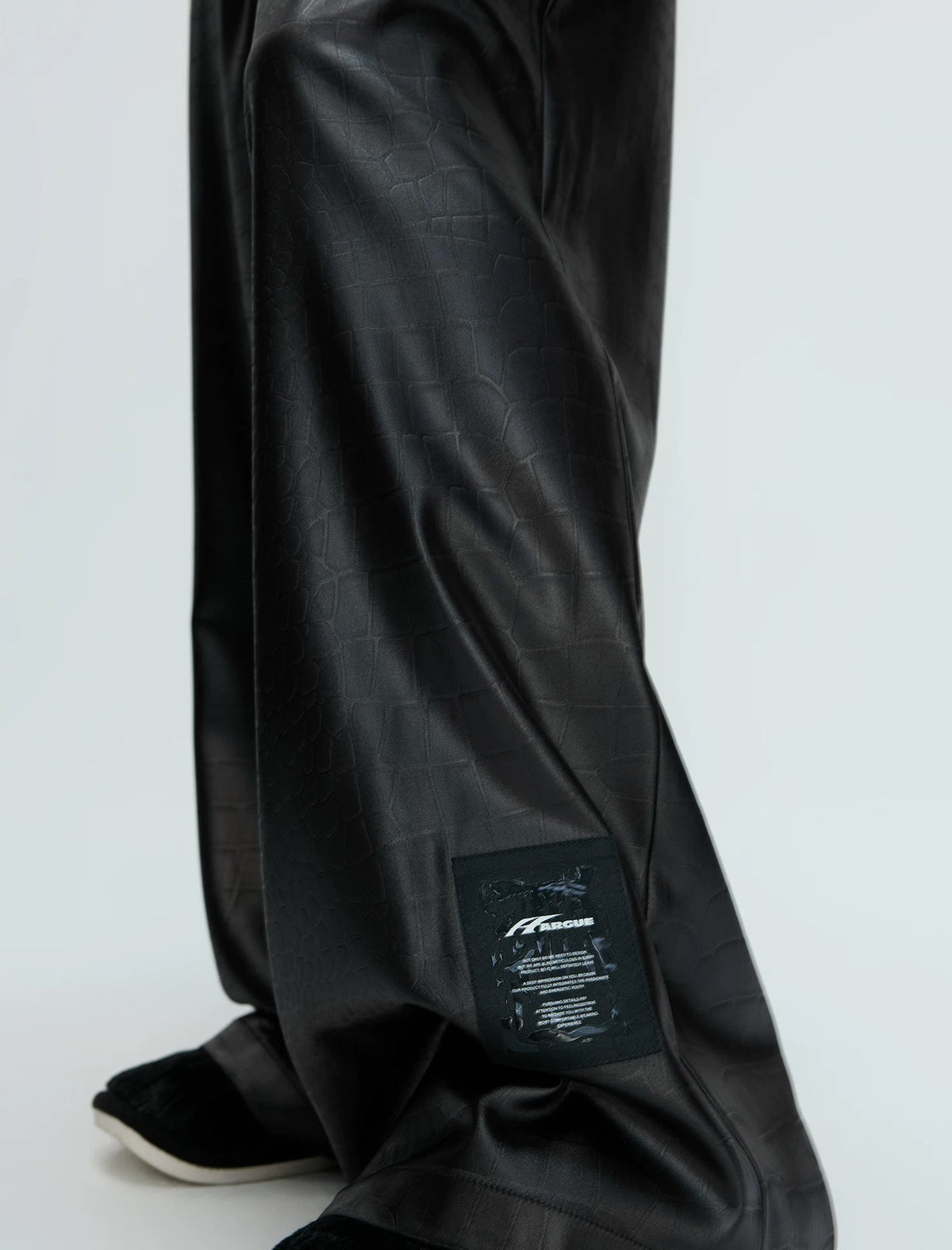 Textured Drape Lounge Set — Black - Set — detail view 1