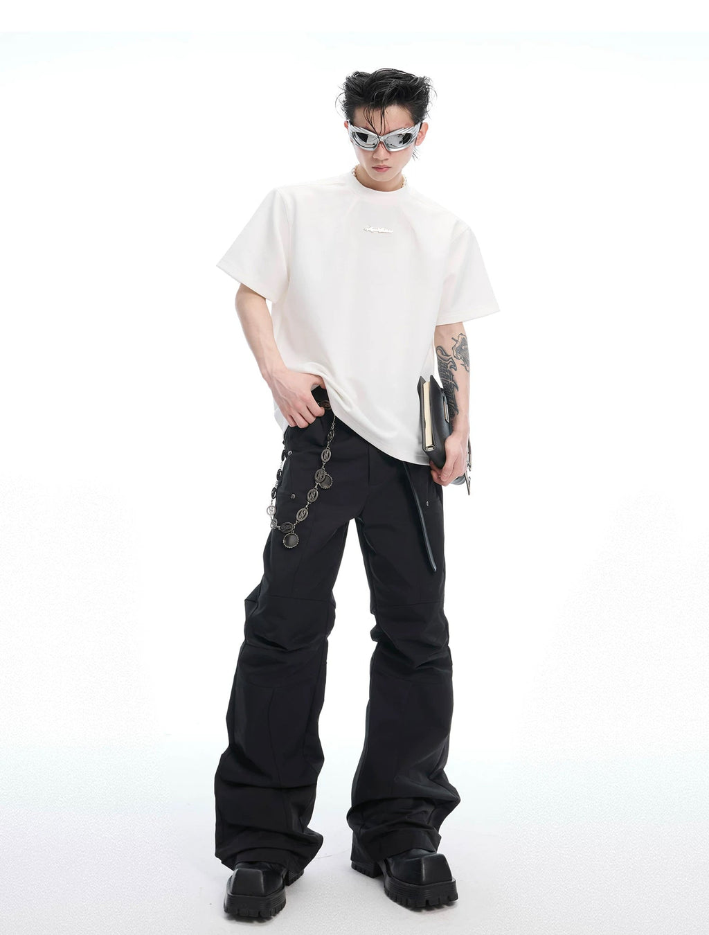Structured Boxy T-Shirt — White - T-Shirt — styling view 2