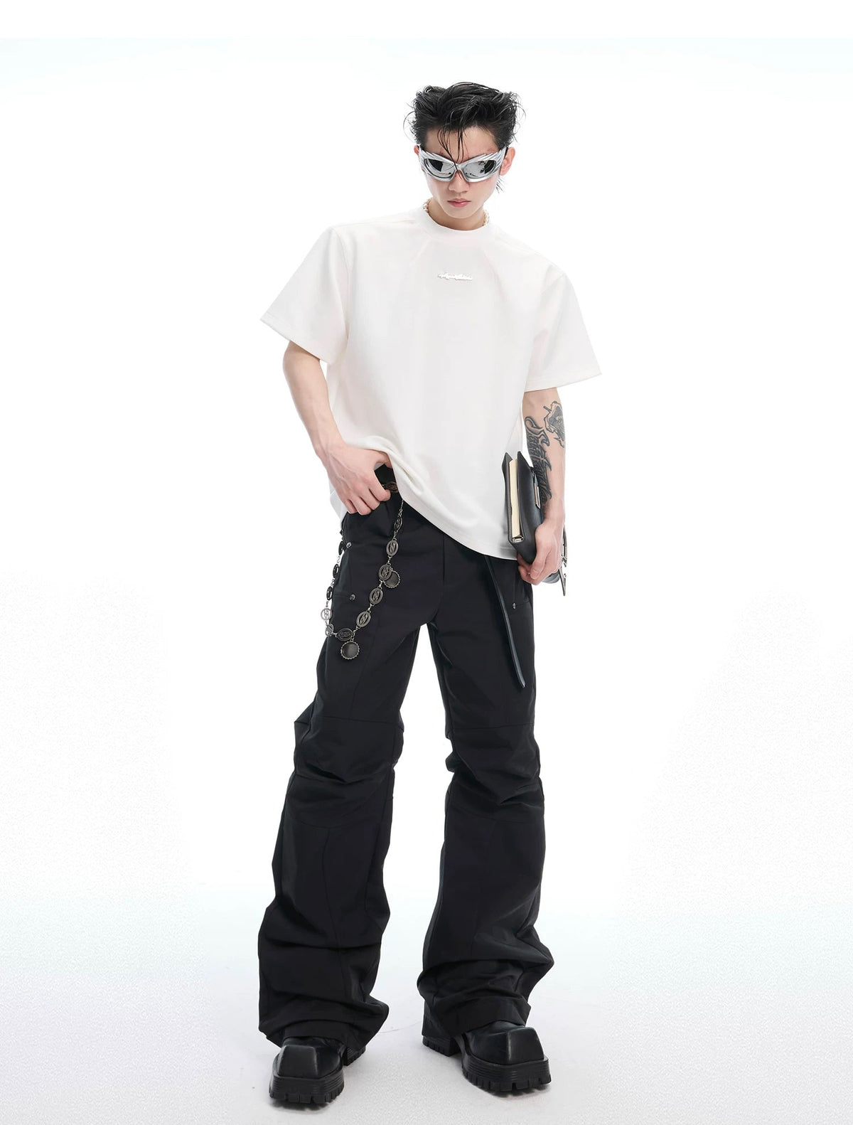 Structured Boxy T-Shirt — White - T-Shirt — styling view 2