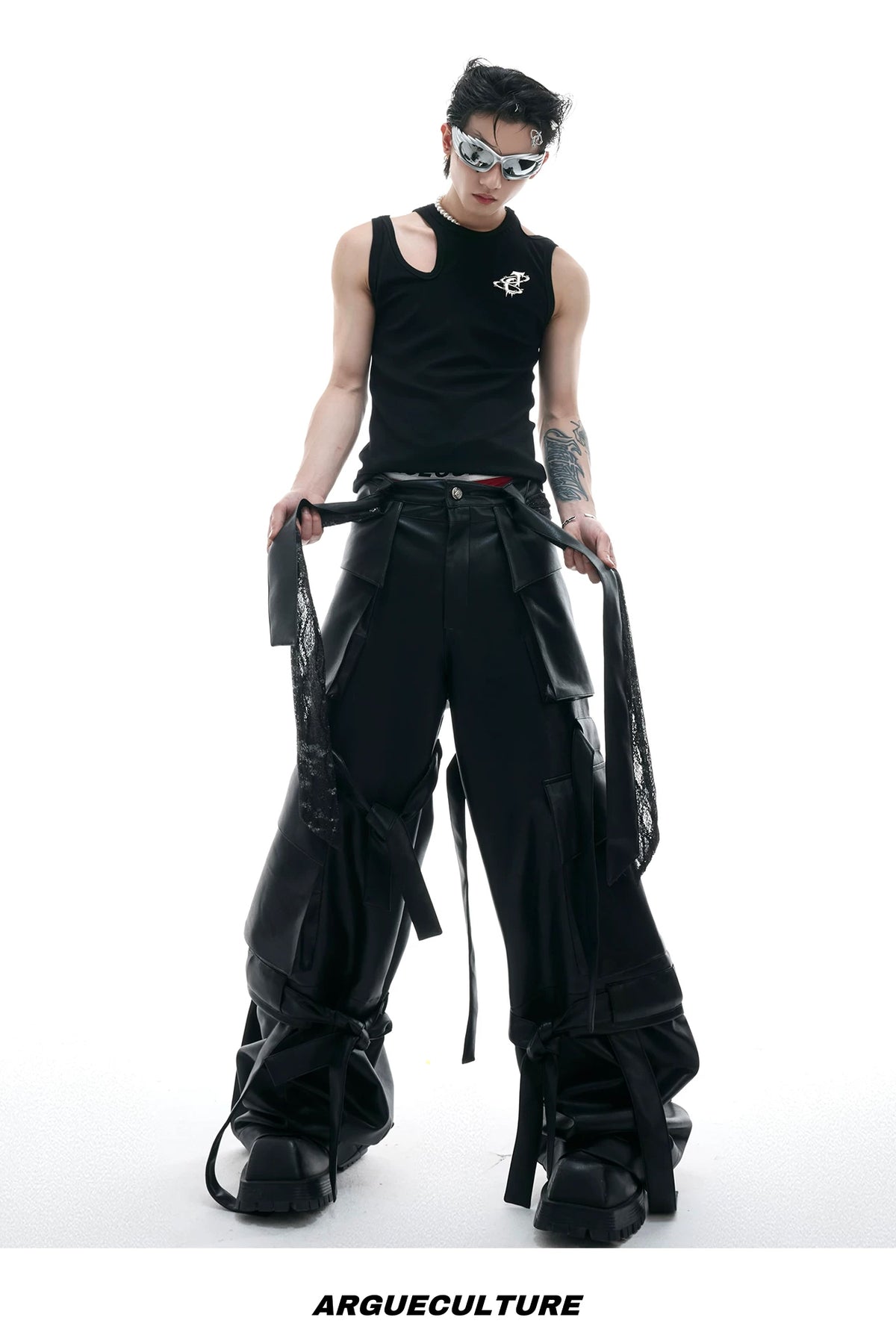 Cutout Metal-Detail Fitted Tank Top — Black - Vest — styling view 2