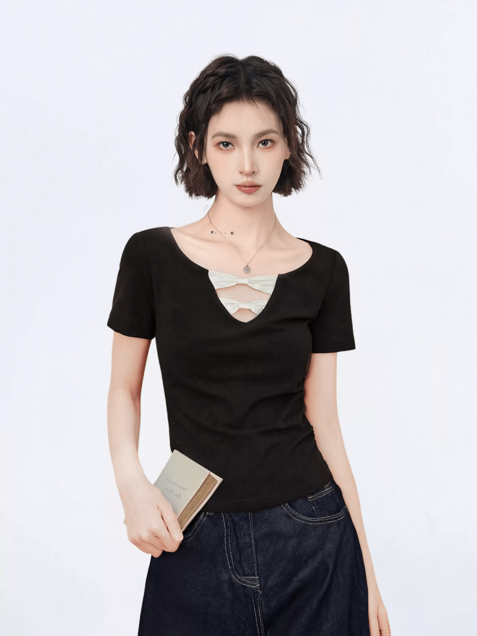 Bow Cutout V-Neck Fitted Tee Secondary image