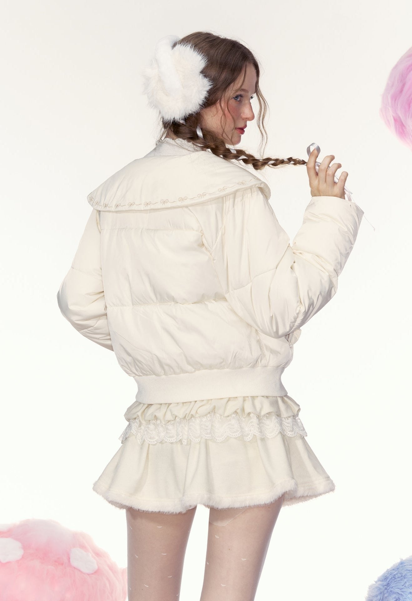 Kurze Pufferjacke mit Doppelreißverschluss und Schleife Zweitbild