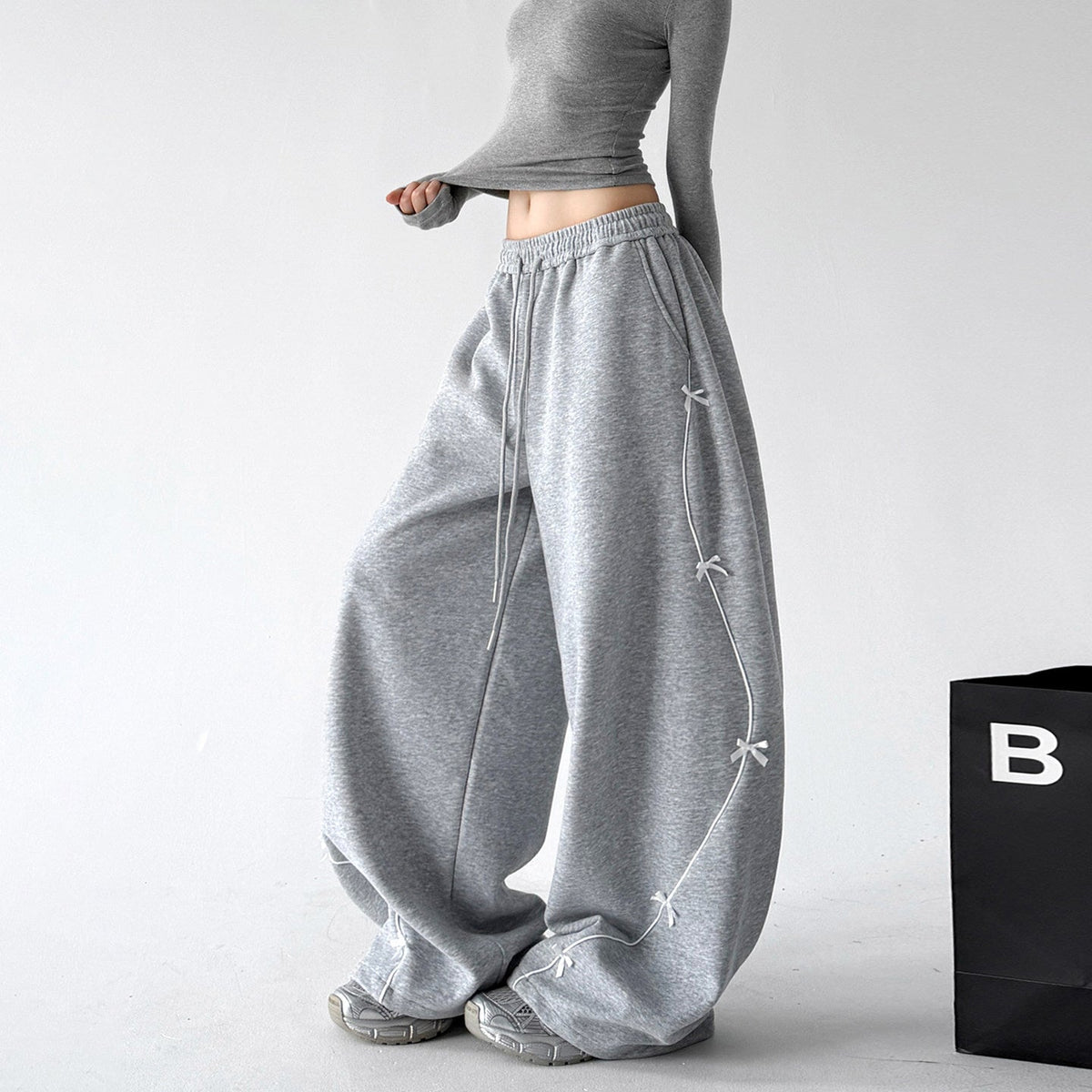 Bow-Embroidered Balloon Sweatpants - CT66262 - COPPING THREADS - CT ORIGINALS