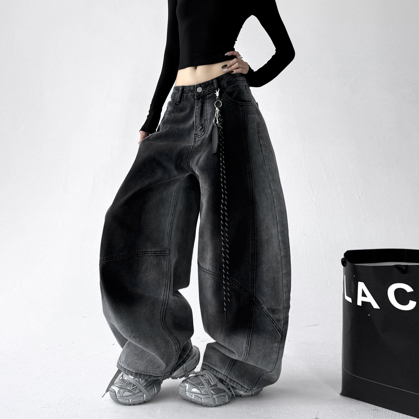 Gradient Wash Curved‑Panel Wide‑Leg Jeans