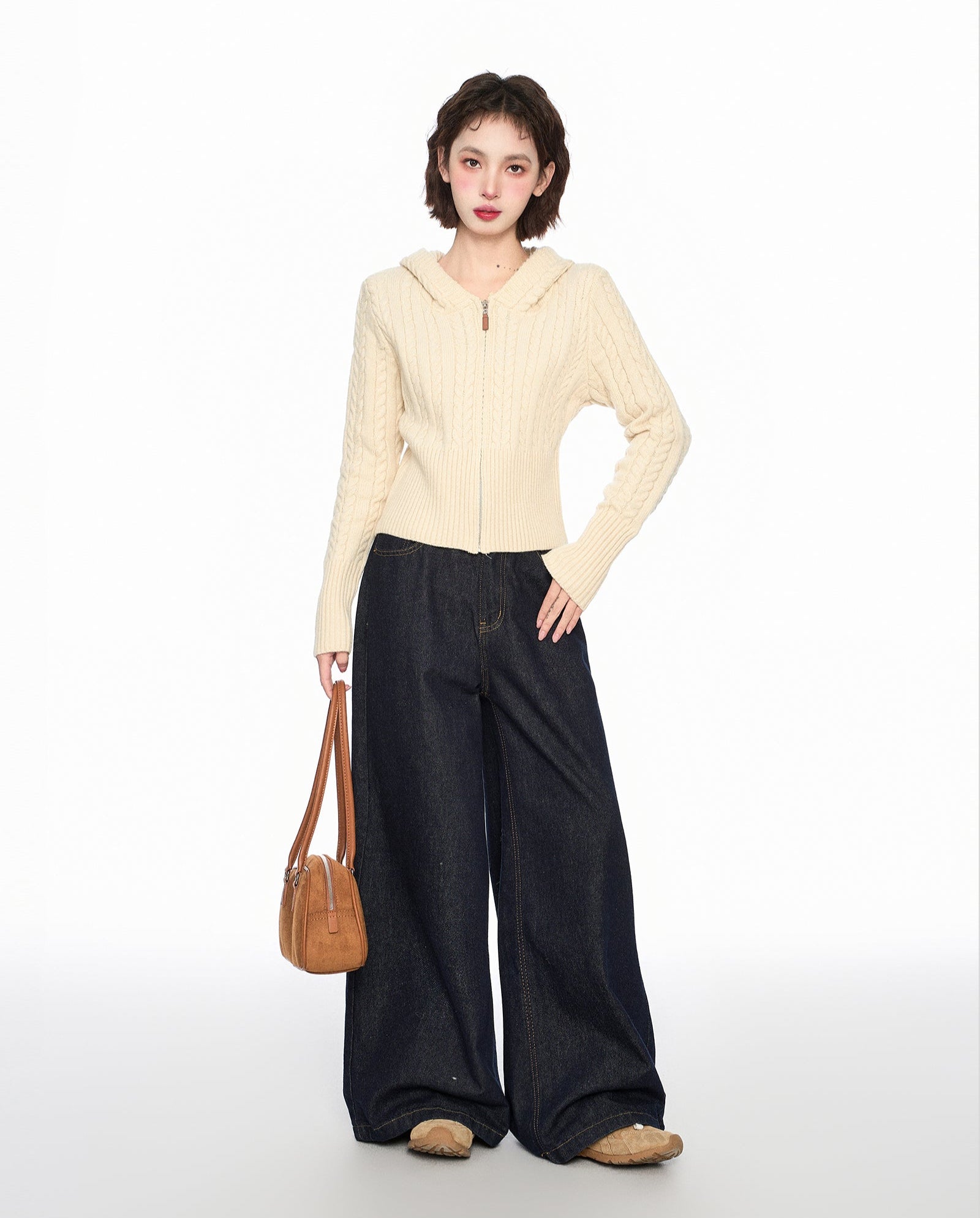 Strickjacke mit Zopfmuster und Kapuze Zweitbild