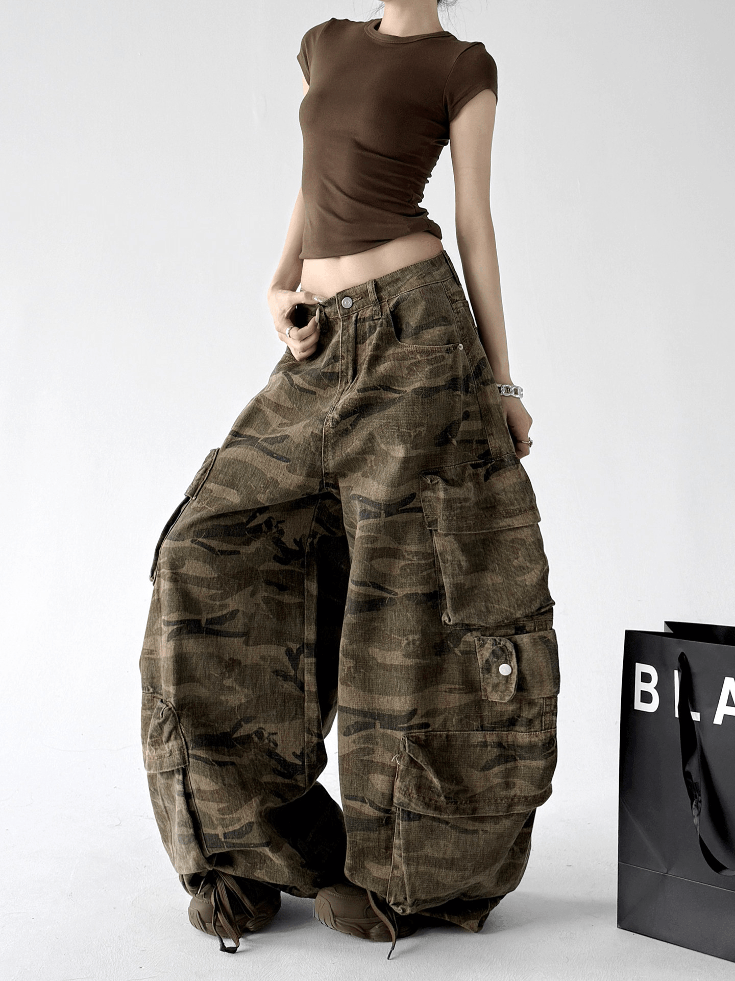 Camo Multi-Pocket Wide-Leg Cargo Pants - CT3059 Secondary image