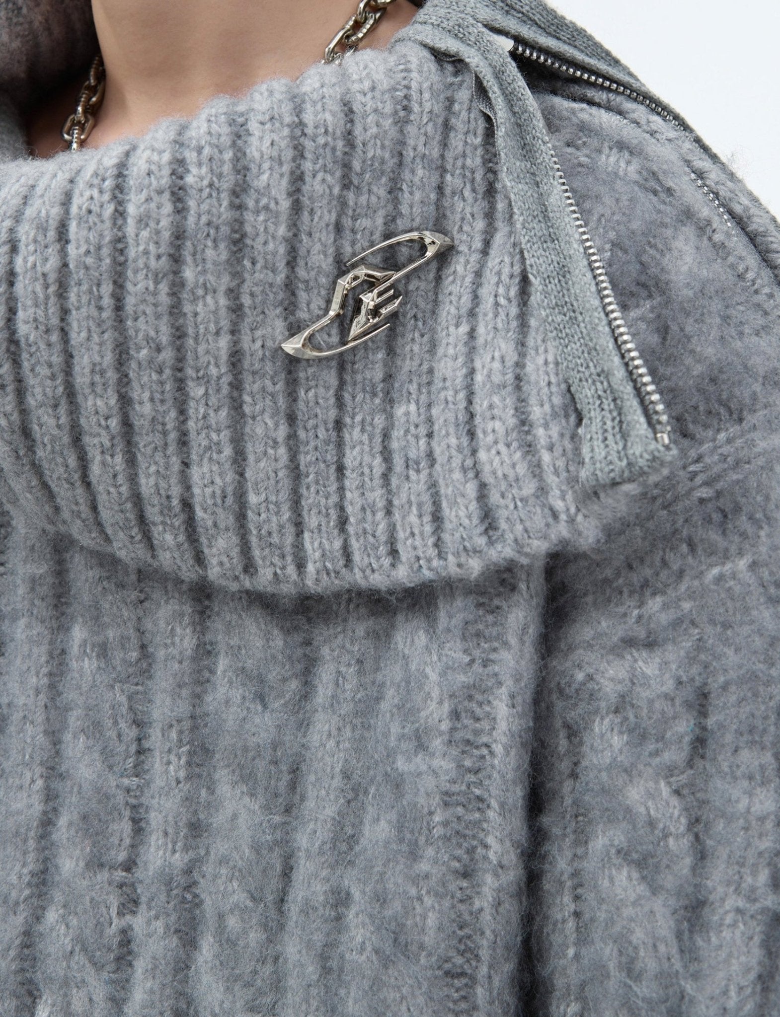 Chunky Cable Knit Turtleneck Sweater - COPPING THREADS - ArguE CulturE