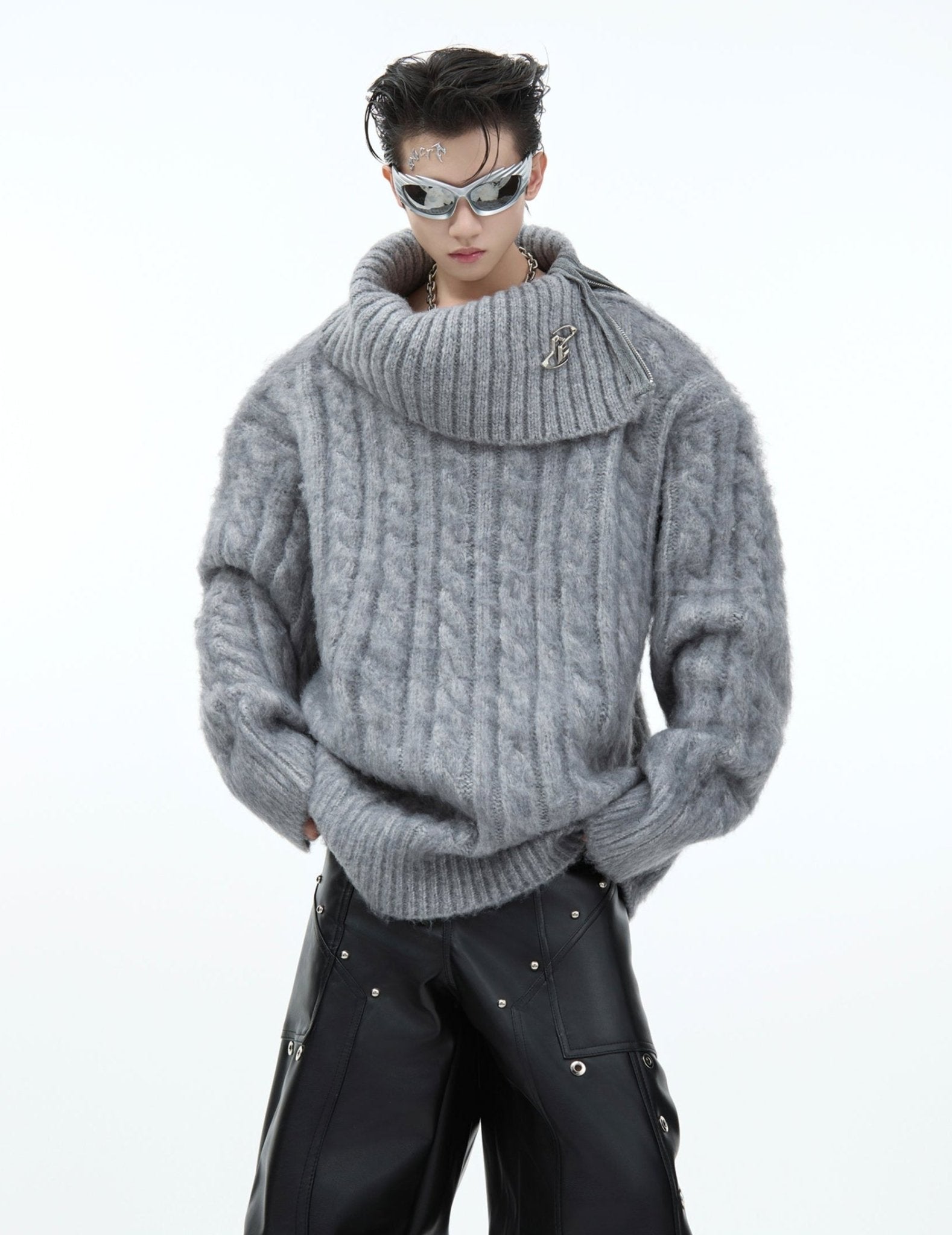Chunky Cable Knit Turtleneck Sweater - COPPING THREADS - ArguE CulturE