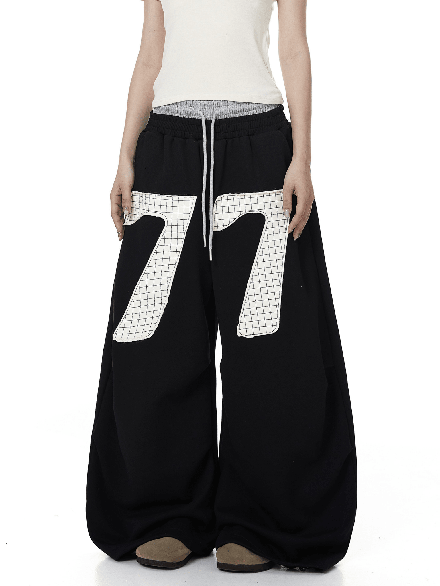 Contrast Patch Embroidered Double Waist Sweatpants Secondary image
