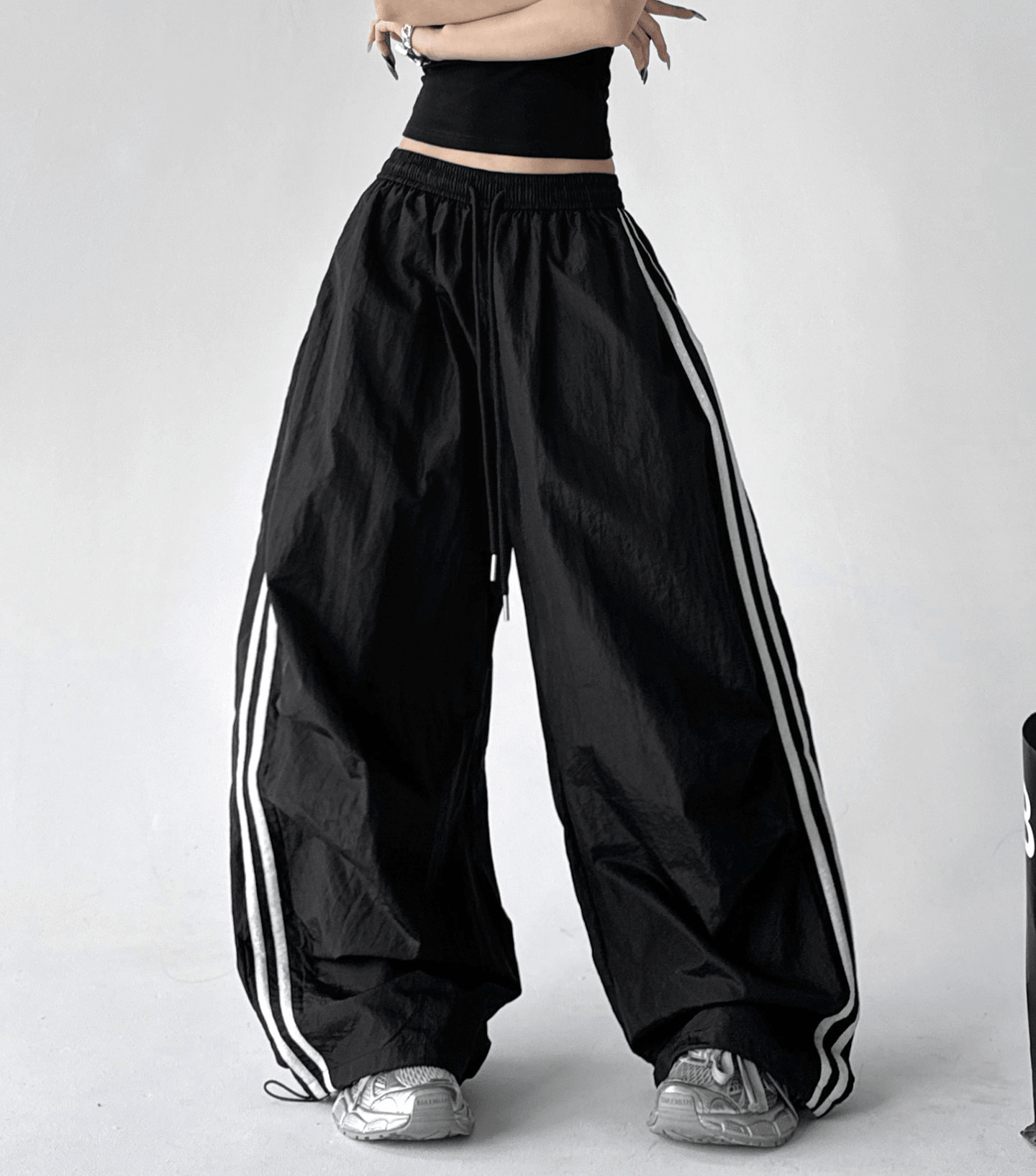 Contrast Triple-Stripe Nylon Wide-Leg Drawstring Pants – CT6654 Secondary image