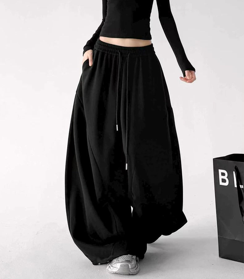 Rounded Wide-Leg Sweatpants