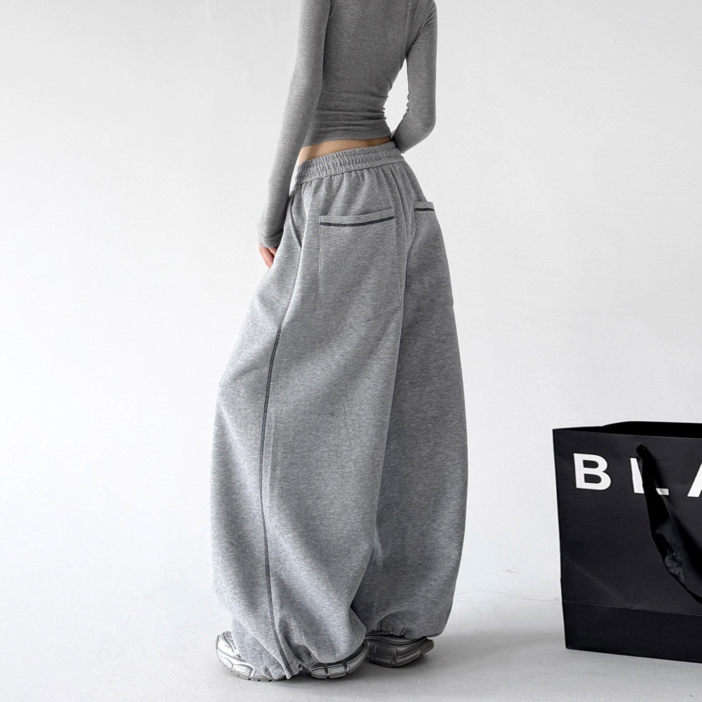 Pocketed Balloon Sweatpants - CT223 Secondary image
