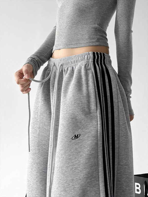 Gray side-stripe wide-leg pants waist detail - CT260