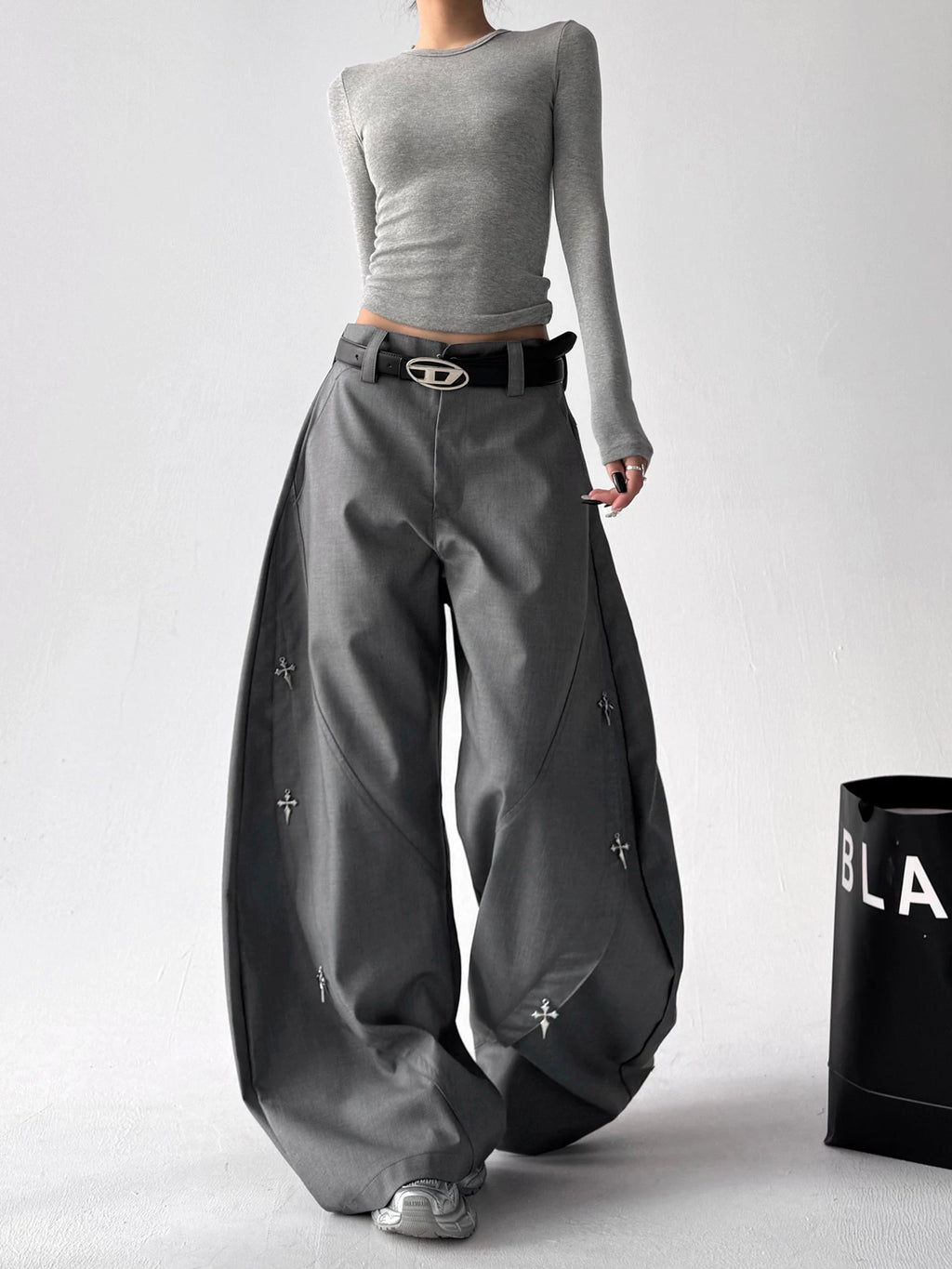 Gray wide-leg pants - front