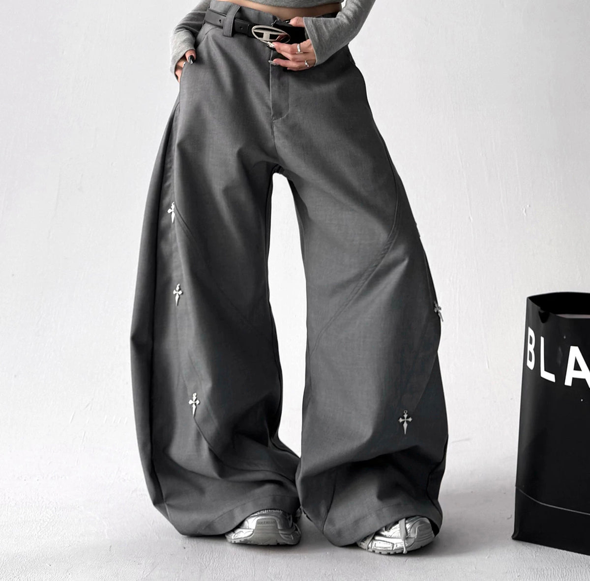 Star-detail pants - focused view 3