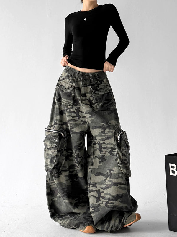 Camouflage camo cargo pants, front hands view