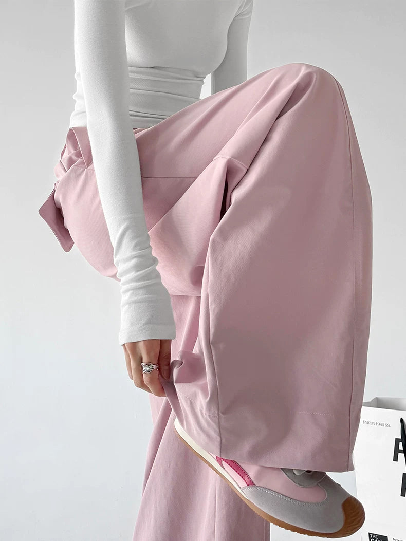 Pink pants cuff detail